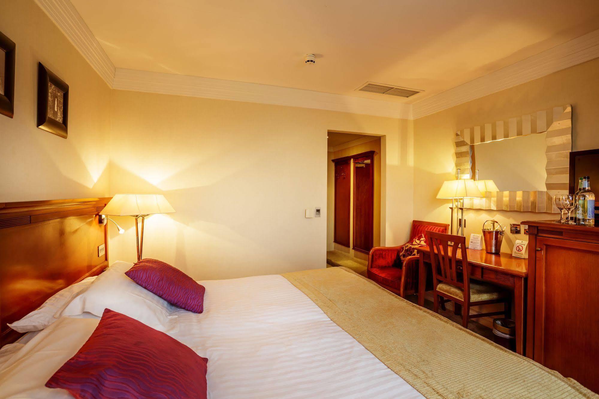 Bryn Meadows Golf, Hotel & Spa Blackwood  Ngoại thất bức ảnh